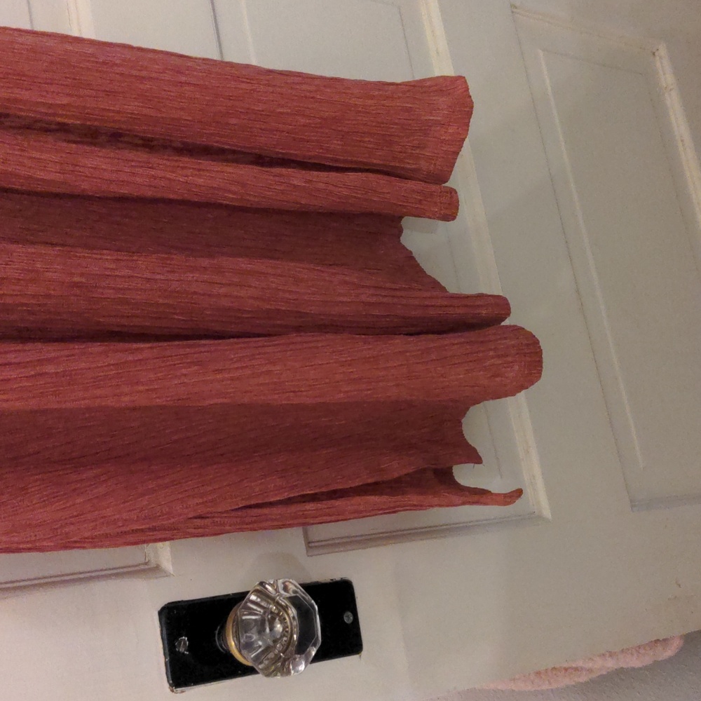 Pink long dress with crossover front - Picture 5 of 6